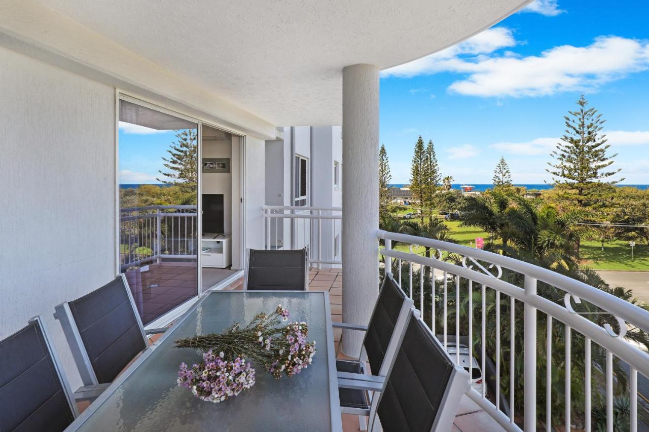 Beachside Resort Kawana Waters Buddina Bagian luar foto
