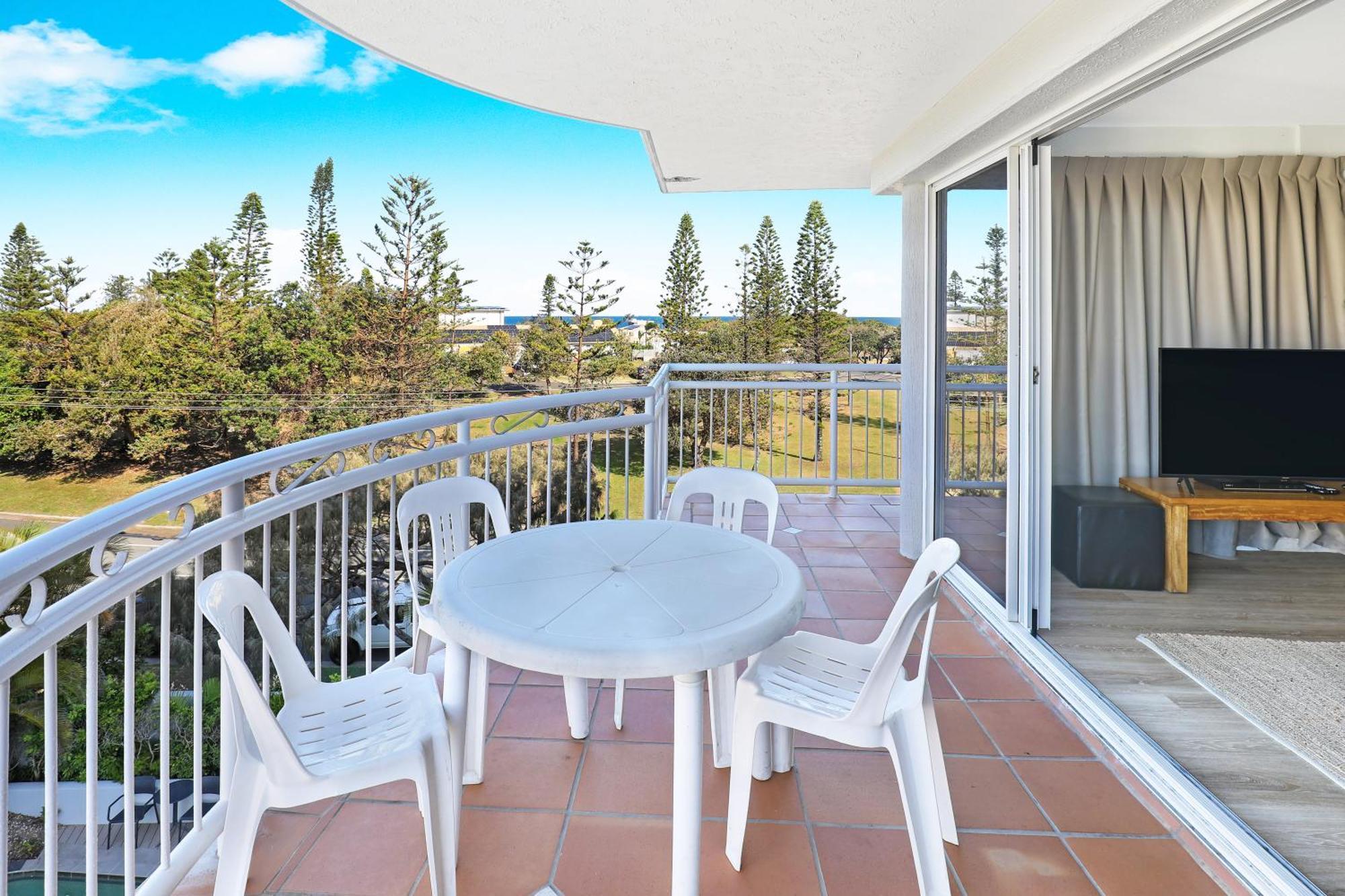 Beachside Resort Kawana Waters Buddina Bagian luar foto