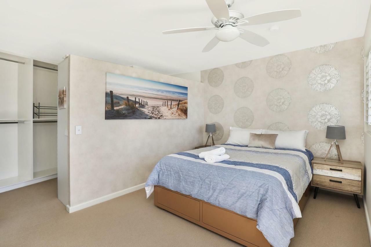 Beachside Resort Kawana Waters Buddina Bagian luar foto